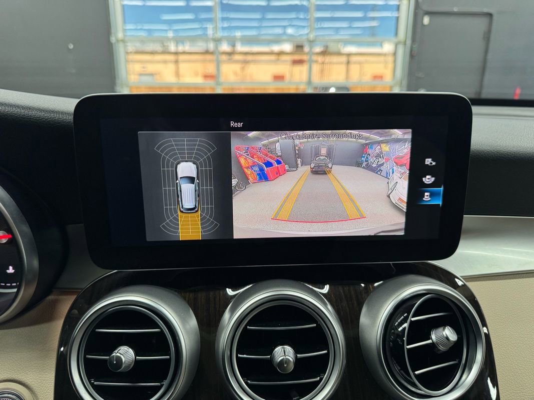 Used 2021 Mercedes-Benz GLC 300 4MATIC image 27