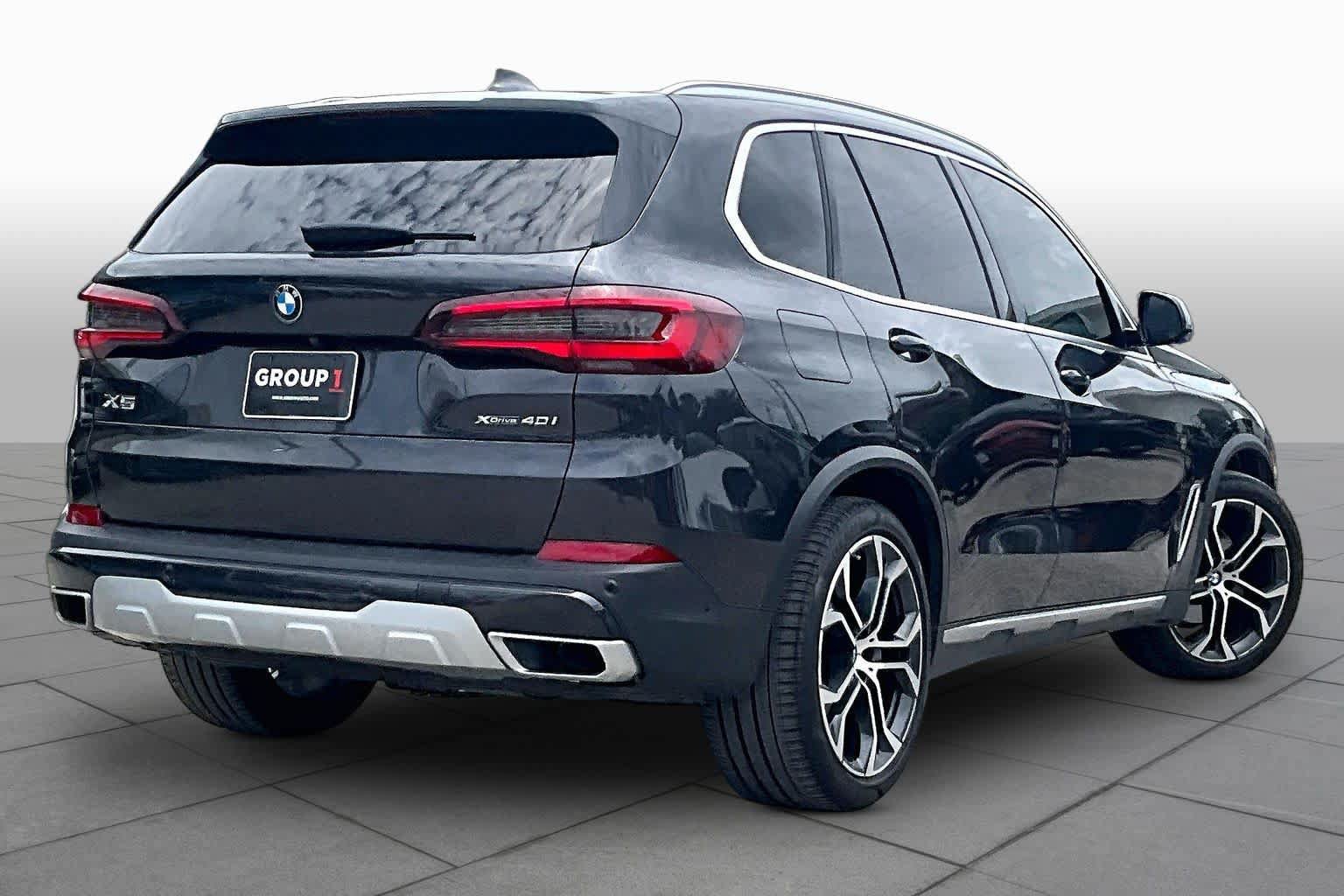 Used 2022 BMW X5 xDrive40i w/ Parking Assistance Package AWD/4WD image 12