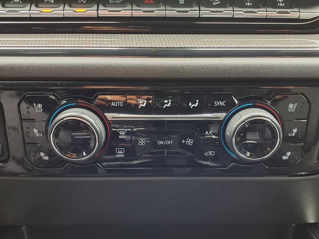 Used 2024 Chevrolet Silverado 1500 ZR2 image 13