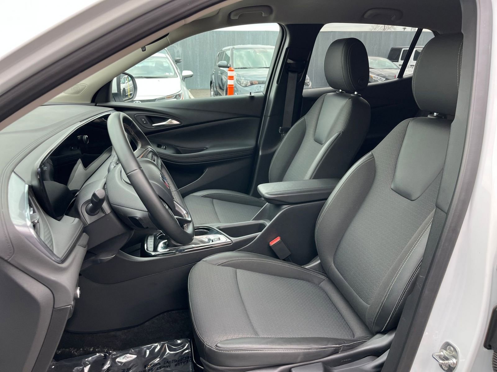 Used 2025 Buick Encore GX Preferred image 35