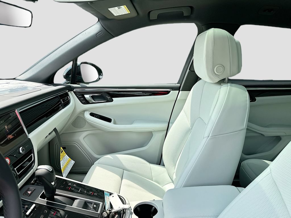 New 2026 Porsche Macan AWD/4WD image 26