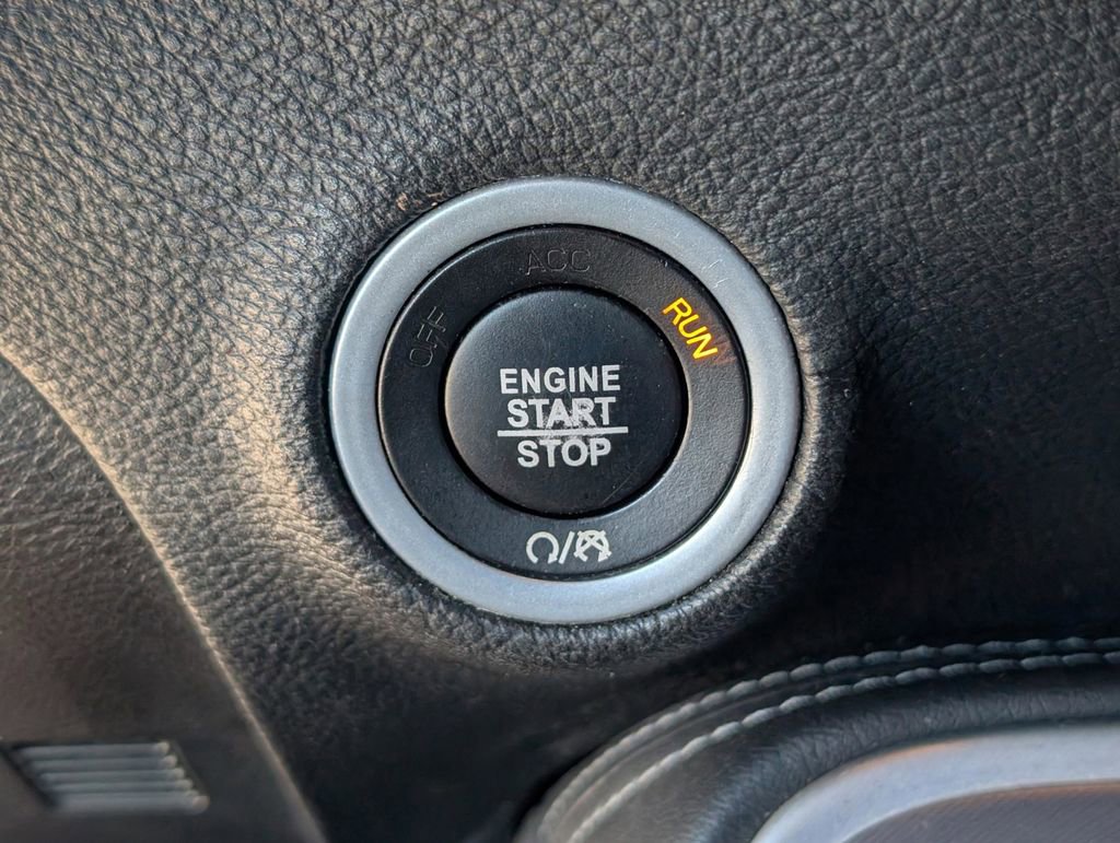 Used 2021 Dodge Challenger SXT image 24