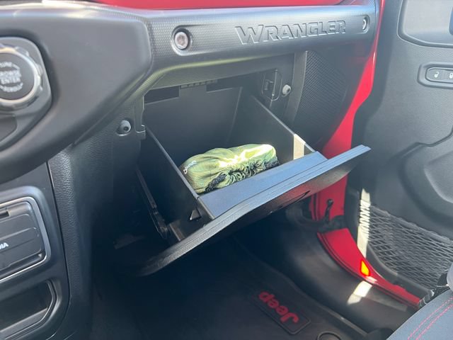 Used 2022 Jeep Wrangler Unlimited Rubicon w/ Cold Weather Group AWD/4WD image 38
