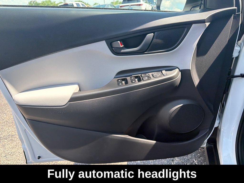 Used 2023 Hyundai Kona SEL AWD/4WD image 12