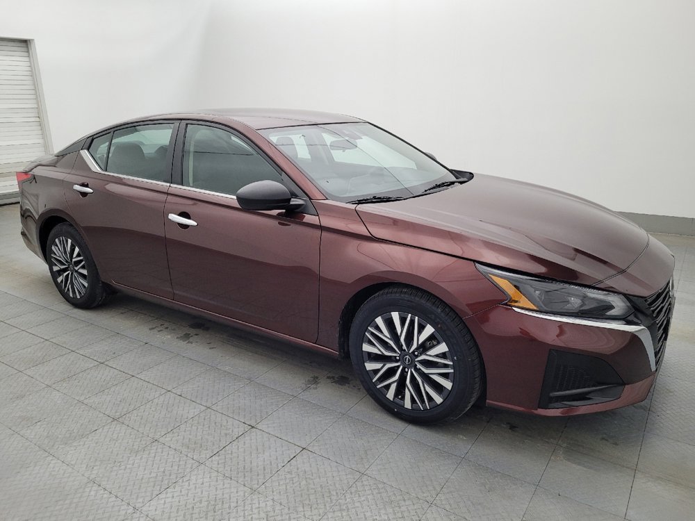 Used 2024 Nissan Altima 2.5 SV image 11