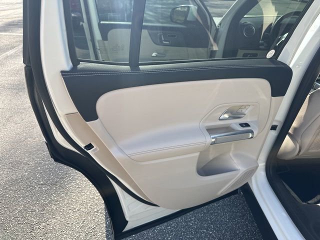 Used 2025 Mercedes-Benz GLB 250 image 10