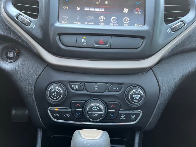 Used 2018 Jeep Cherokee Limited image 21