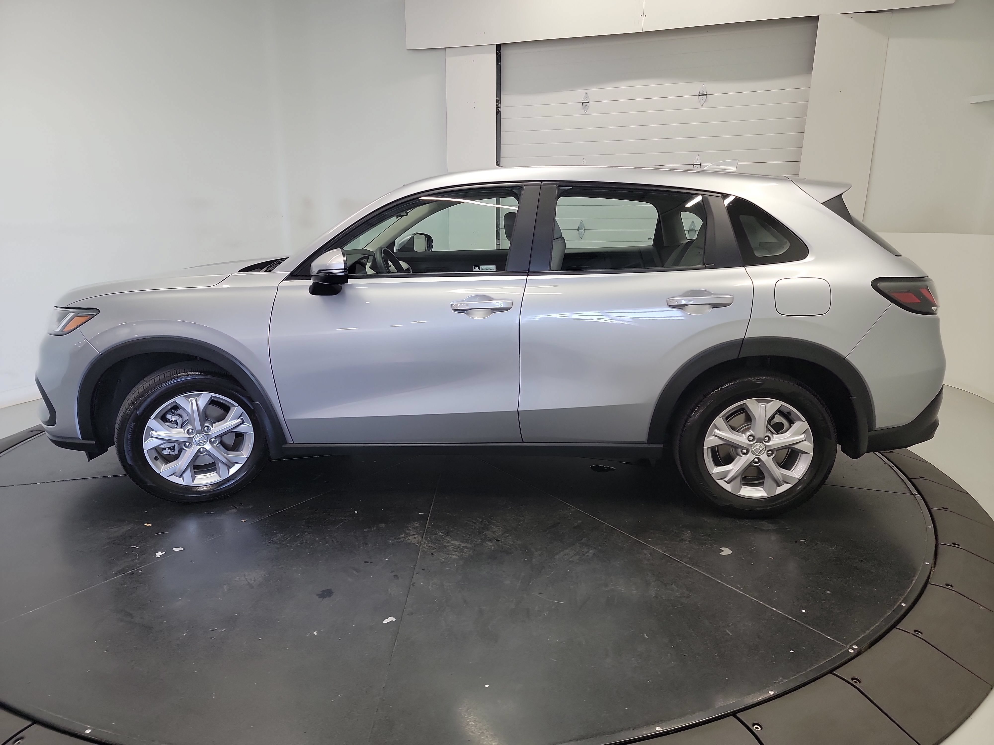 Used 2024 Honda HR-V LX image 5