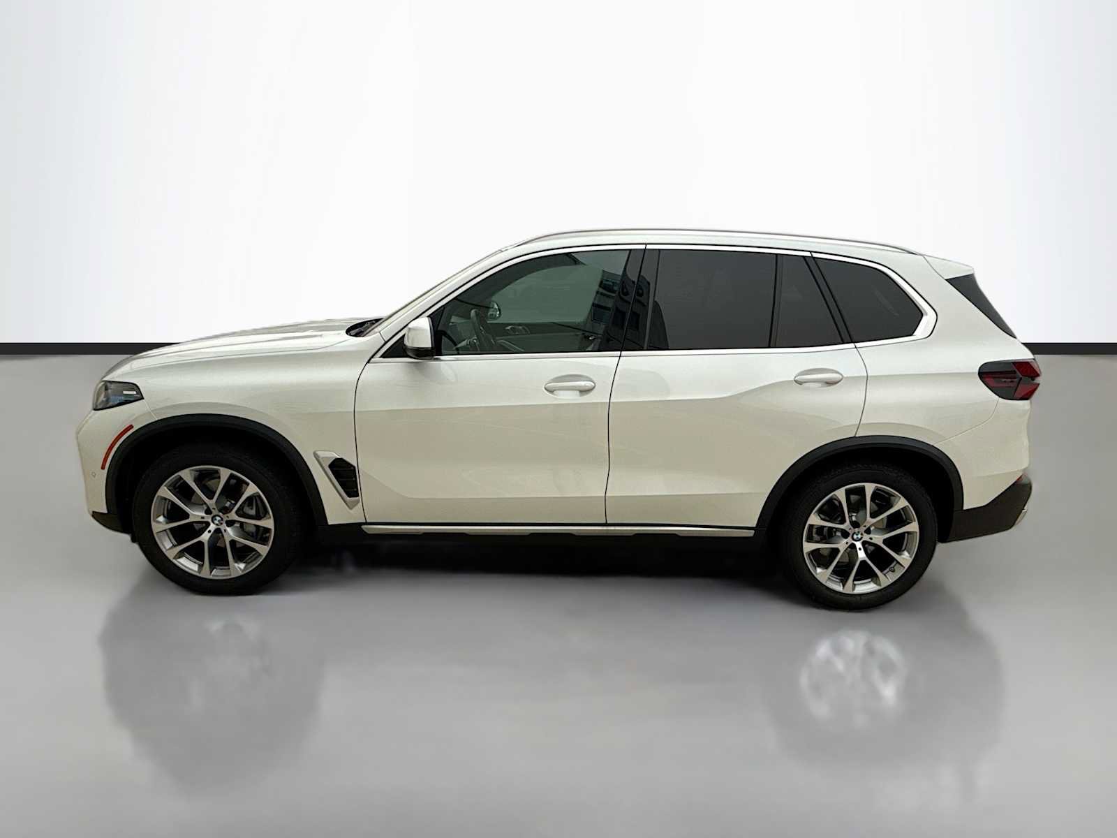 Used 2026 BMW X5 xDrive40i AWD/4WD image 5