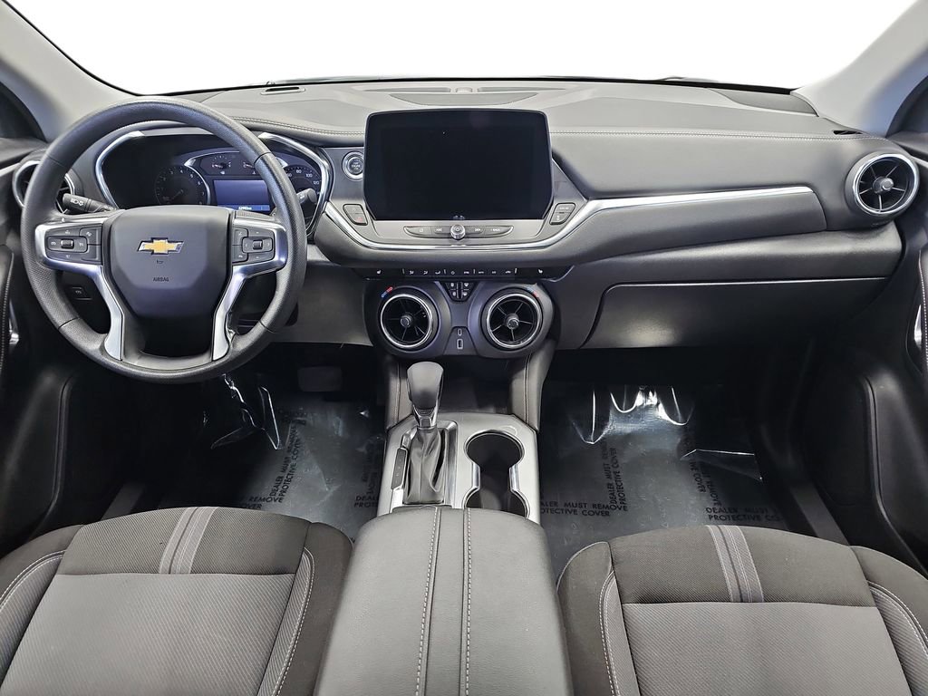 Used 2025 Chevrolet Blazer LT FWD image 9