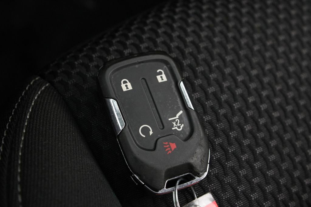 Used 2023 GMC Terrain SLE w/ Driver Convenience Package image 30