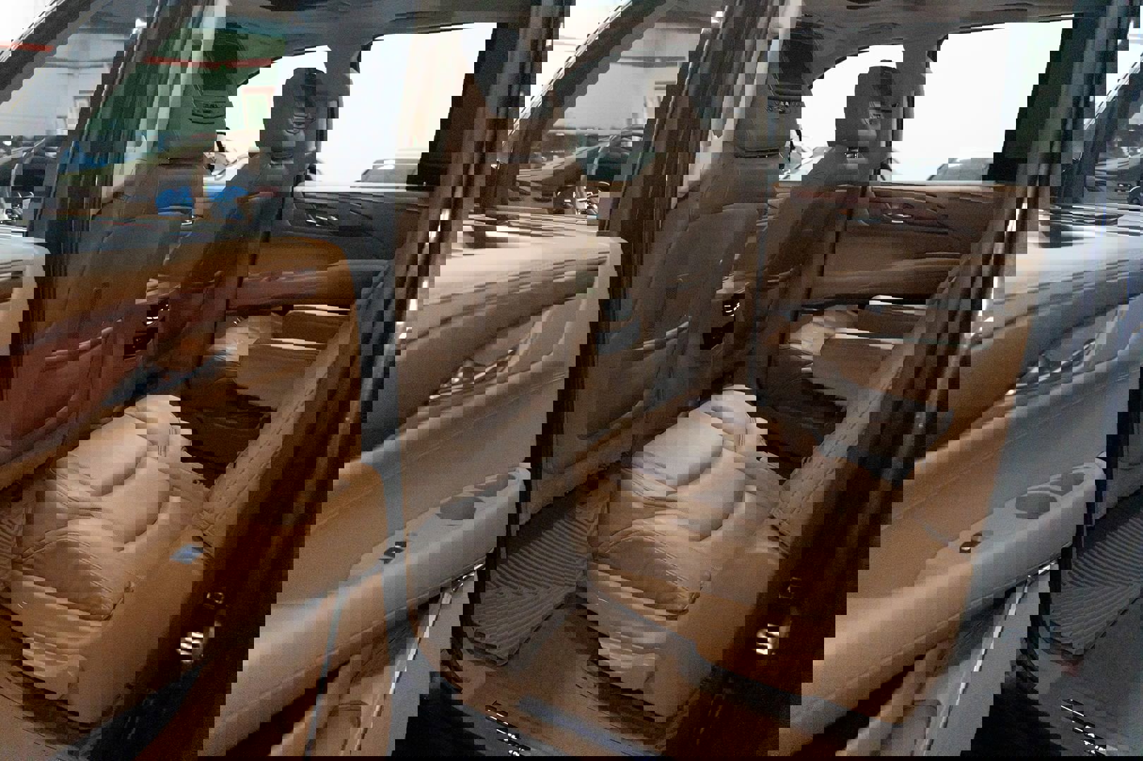 Used 2016 Cadillac Escalade ESV Platinum image 28