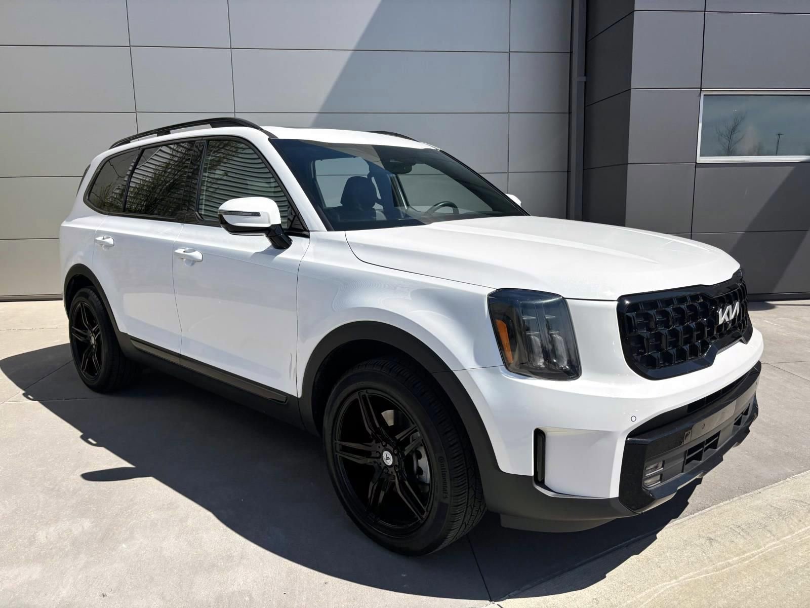 Used 2024 Kia Telluride SX X-Pro image 3