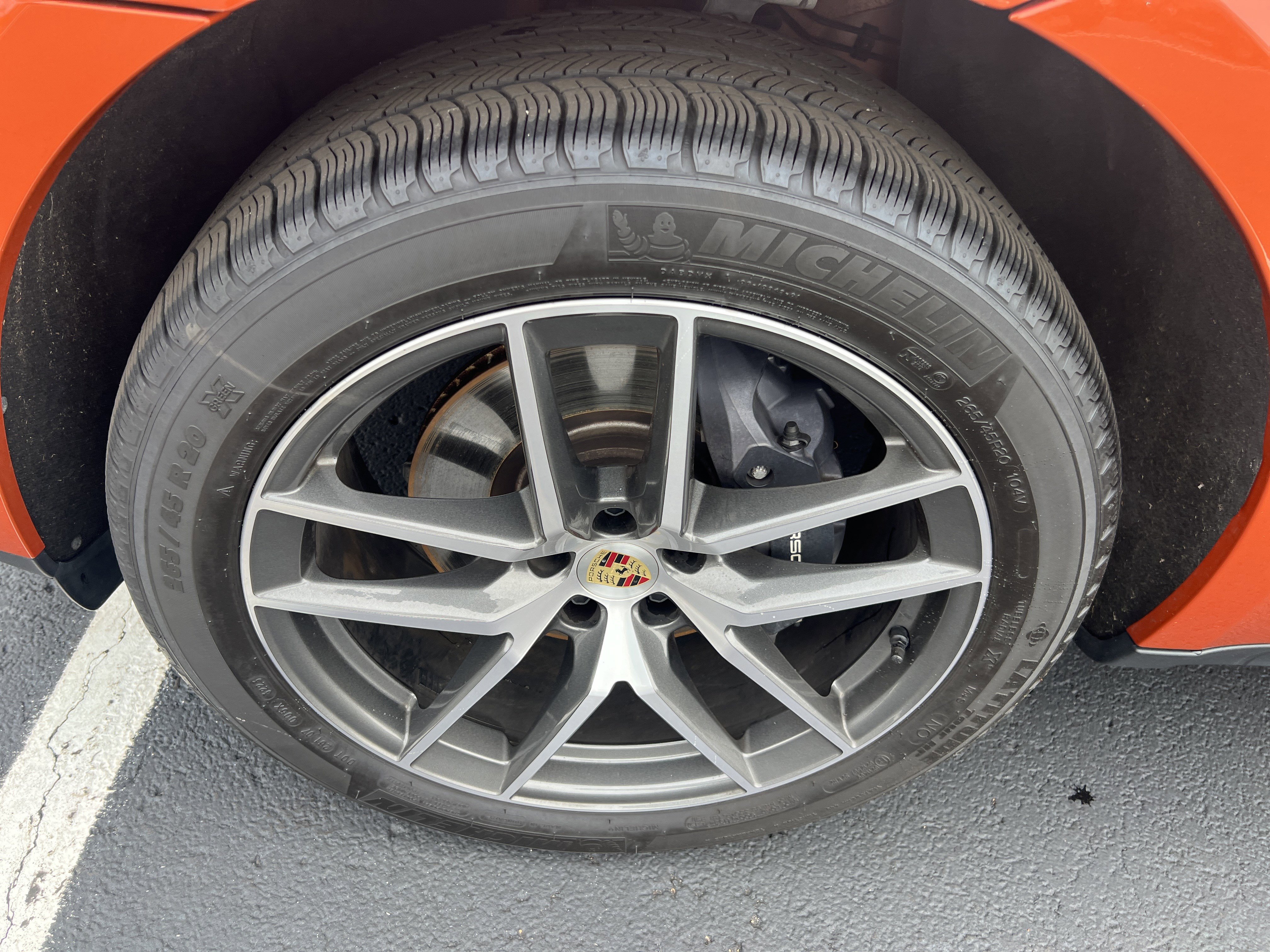 Used 2024 Porsche Macan image 9