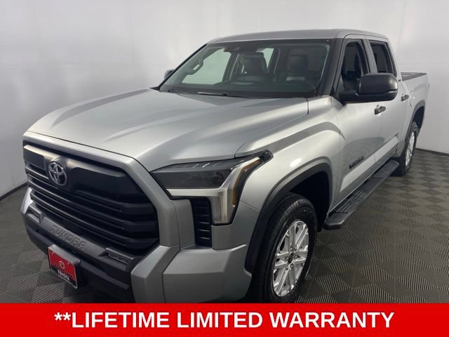 Used 2022 Toyota Tundra SR5 AWD/4WD image 3