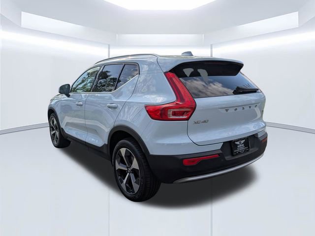 Used 2024 Volvo XC40 B5 Plus image 6