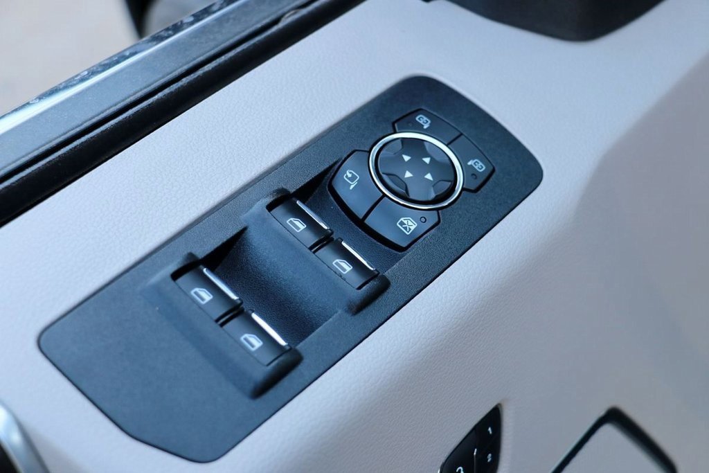 Used 2020 Ford F150 Limited w/ Trailer Tow Package image 18