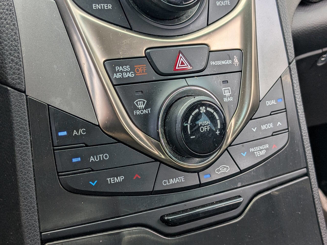 Used 2013 Hyundai Azera image 26