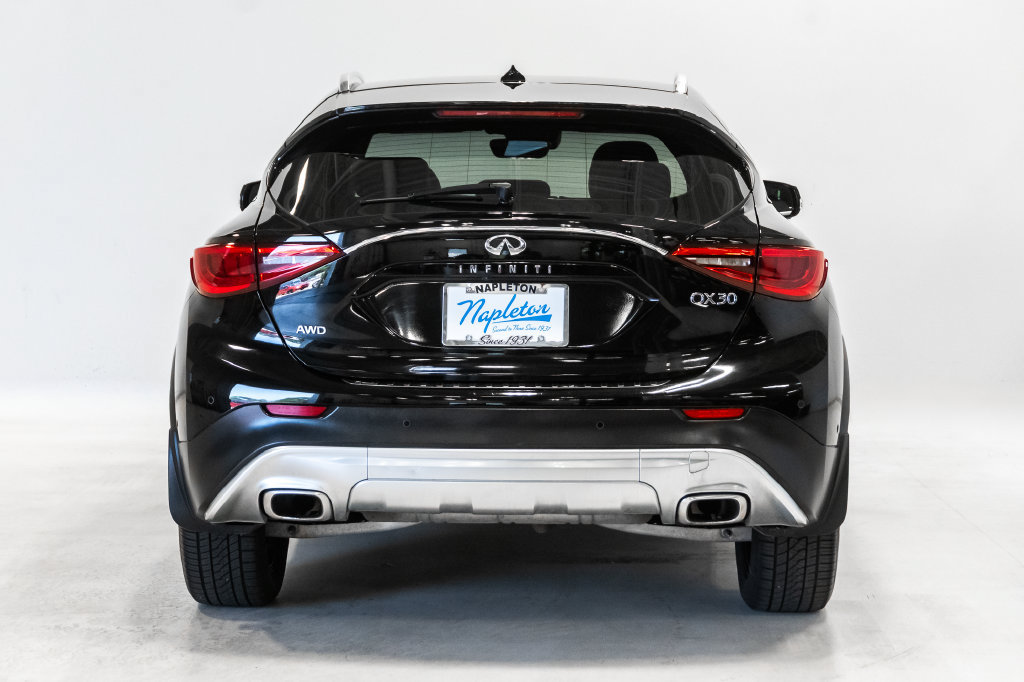 Used 2017 INFINITI QX30 Premium w/ Technology Package AWD/4WD image 31