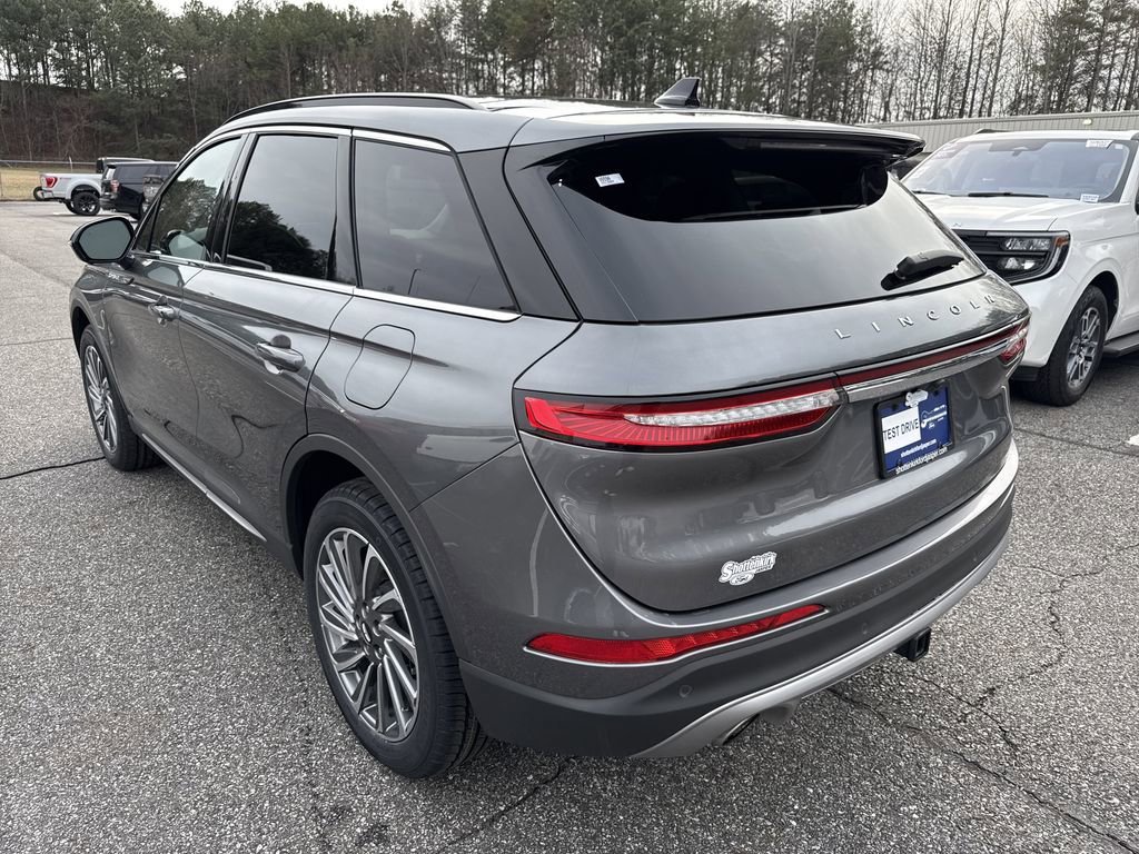 Used 2025 Lincoln Corsair Reserve w/ Equipment Group 202A image 5