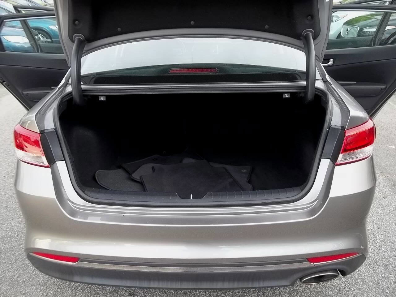 Used 2016 Kia Optima LX image 28