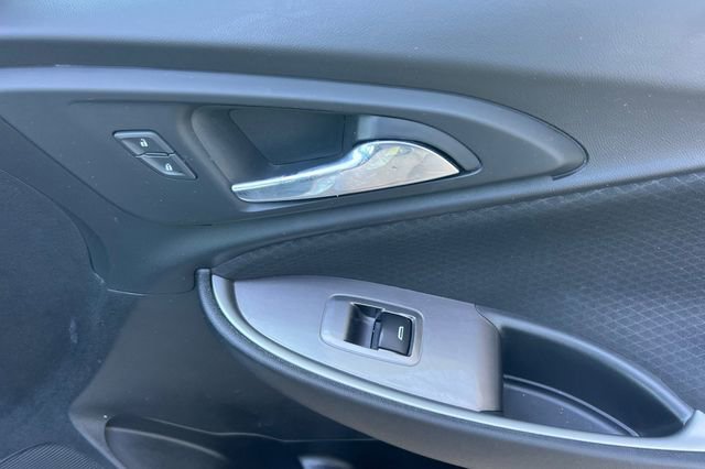 Used 2022 Chevrolet Malibu LT image 21
