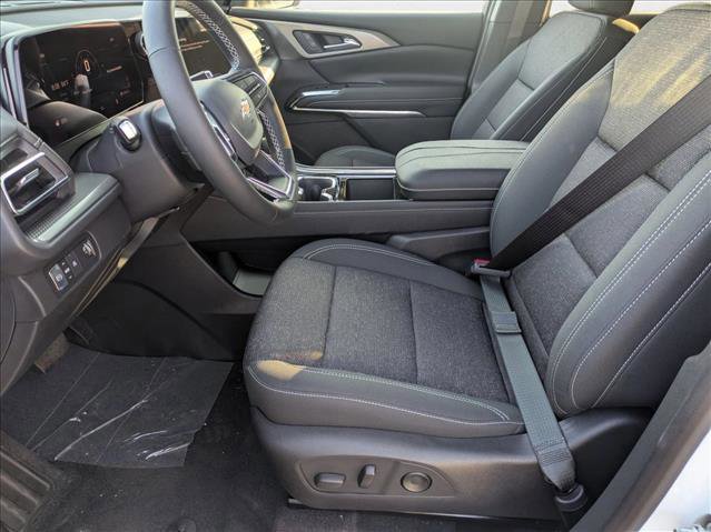 New 2025 Chevrolet Traverse LT image 4