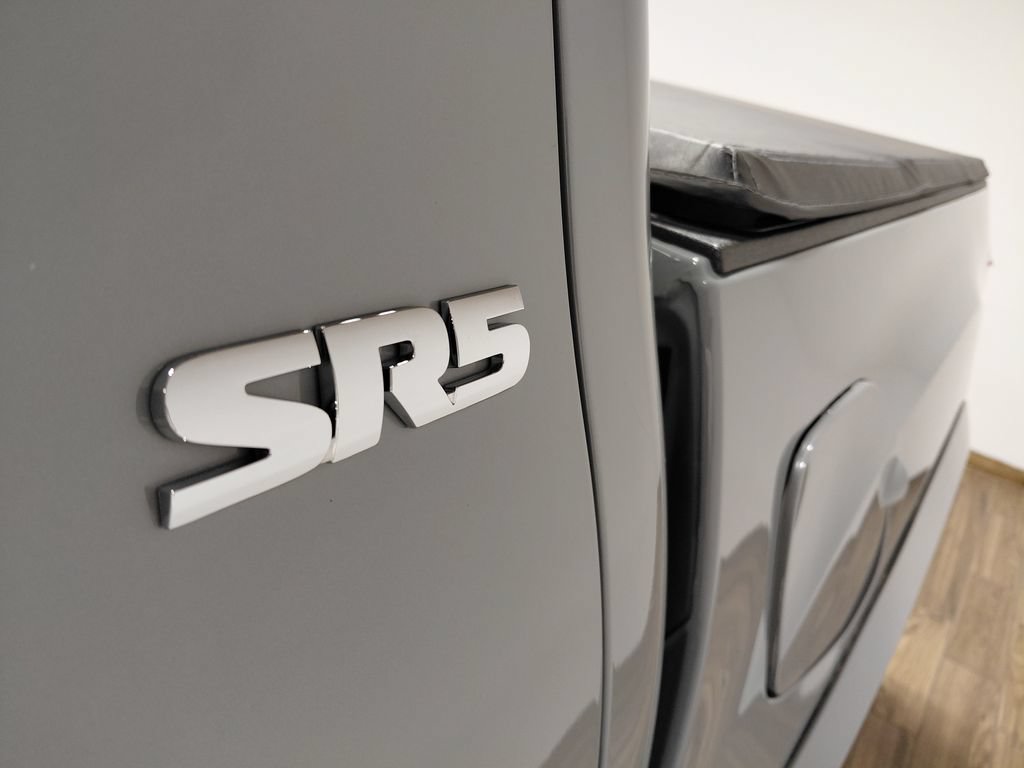 Used 2019 Toyota Tacoma SR5 AWD/4WD image 10