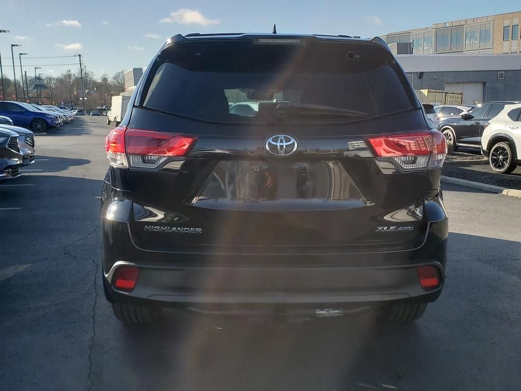 Used 2019 Toyota Highlander XLE image 6