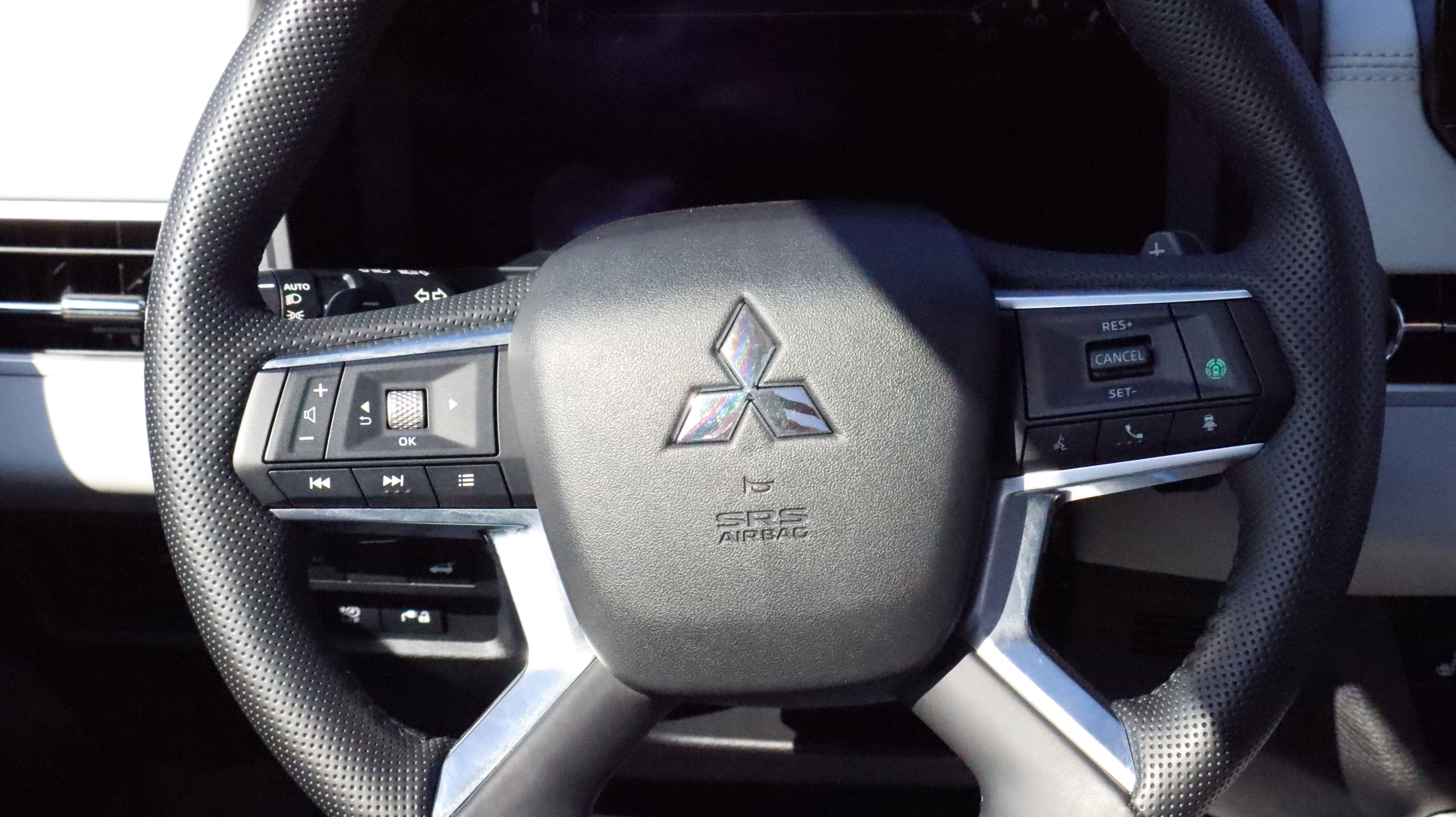 Used 2025 Mitsubishi Outlander SEL image 9