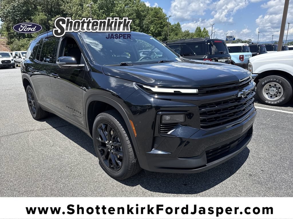 Used 2026 Chevrolet Traverse LT w/ Midnight/Sport Edition FWD image 1