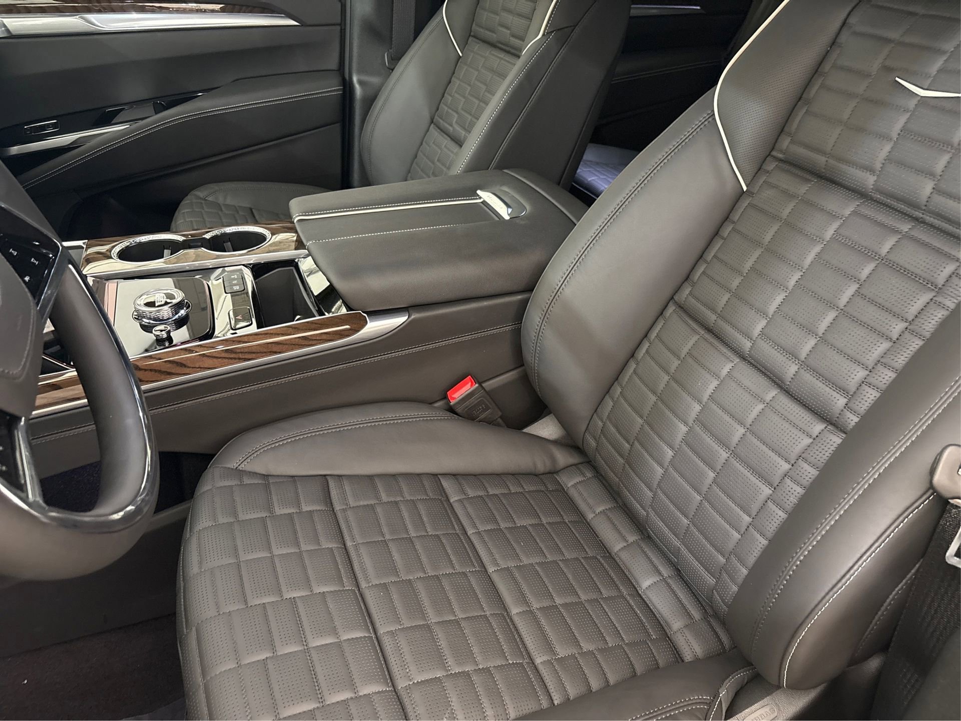 New 2025 Cadillac Escalade Sport Platinum image 9