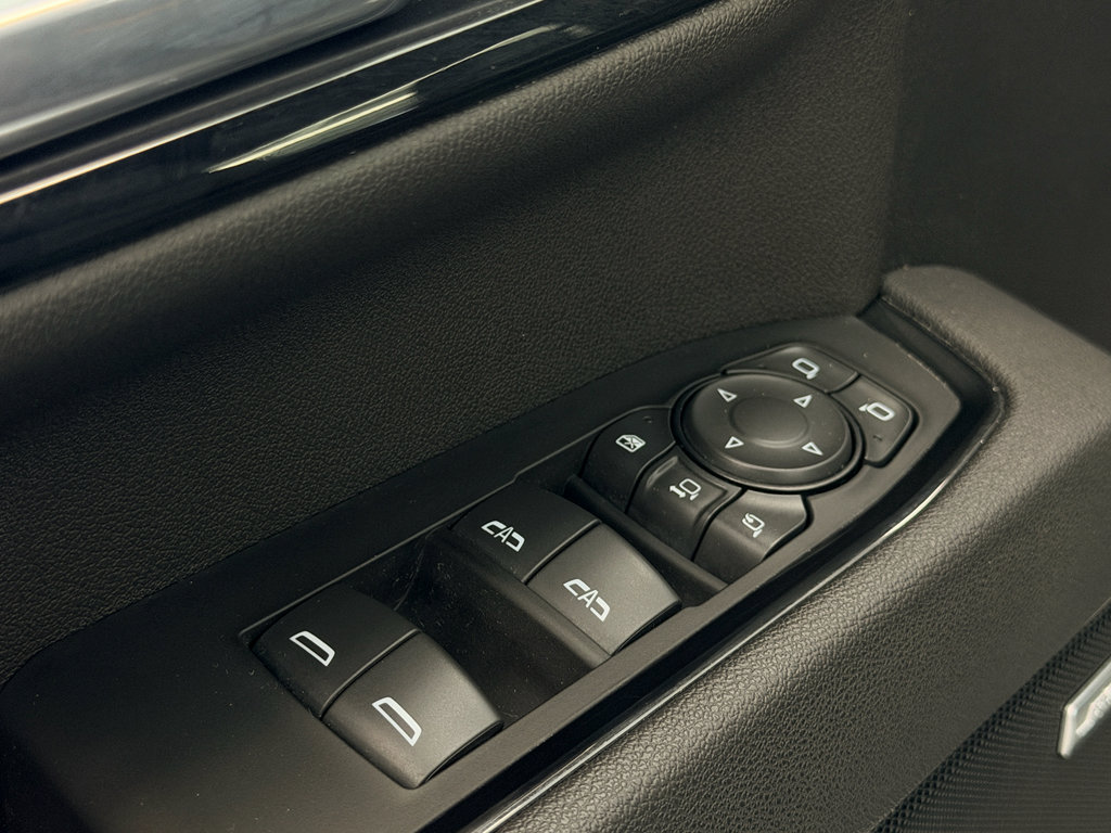 Used 2025 GMC Sierra 2500 AT4 image 17