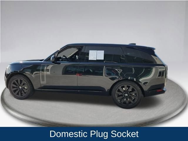 Used 2023 Land Rover Range Rover Long Wheelbase SE image 17