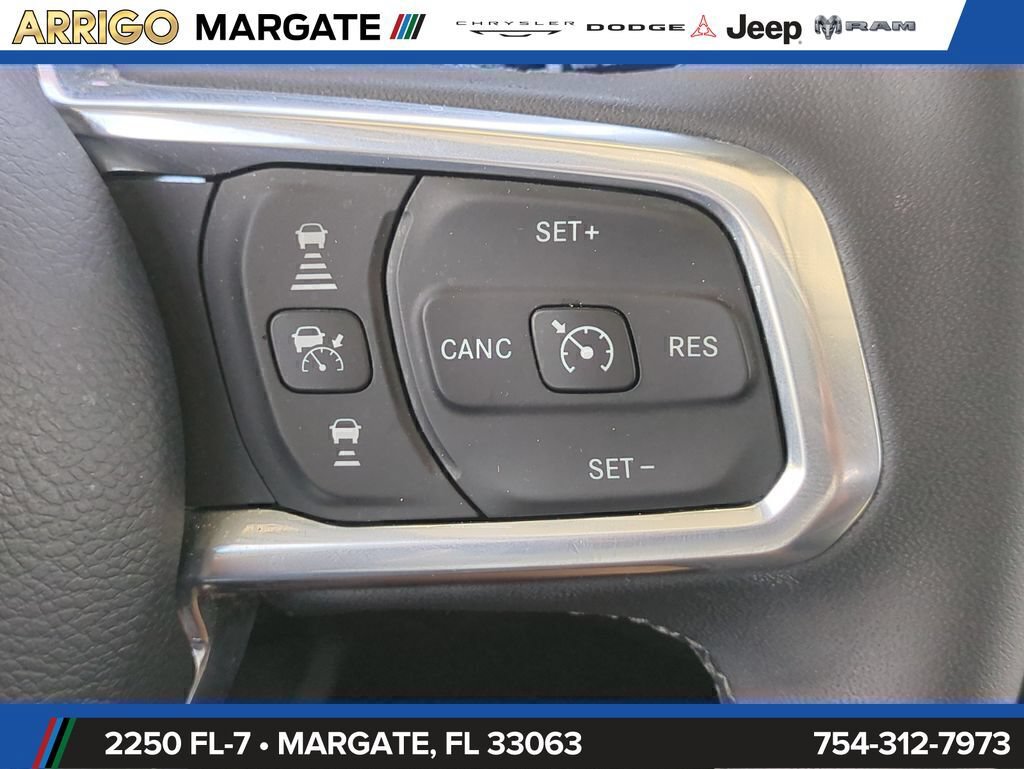 Used 2025 Jeep Wrangler Unlimited Sahara AWD/4WD image 27