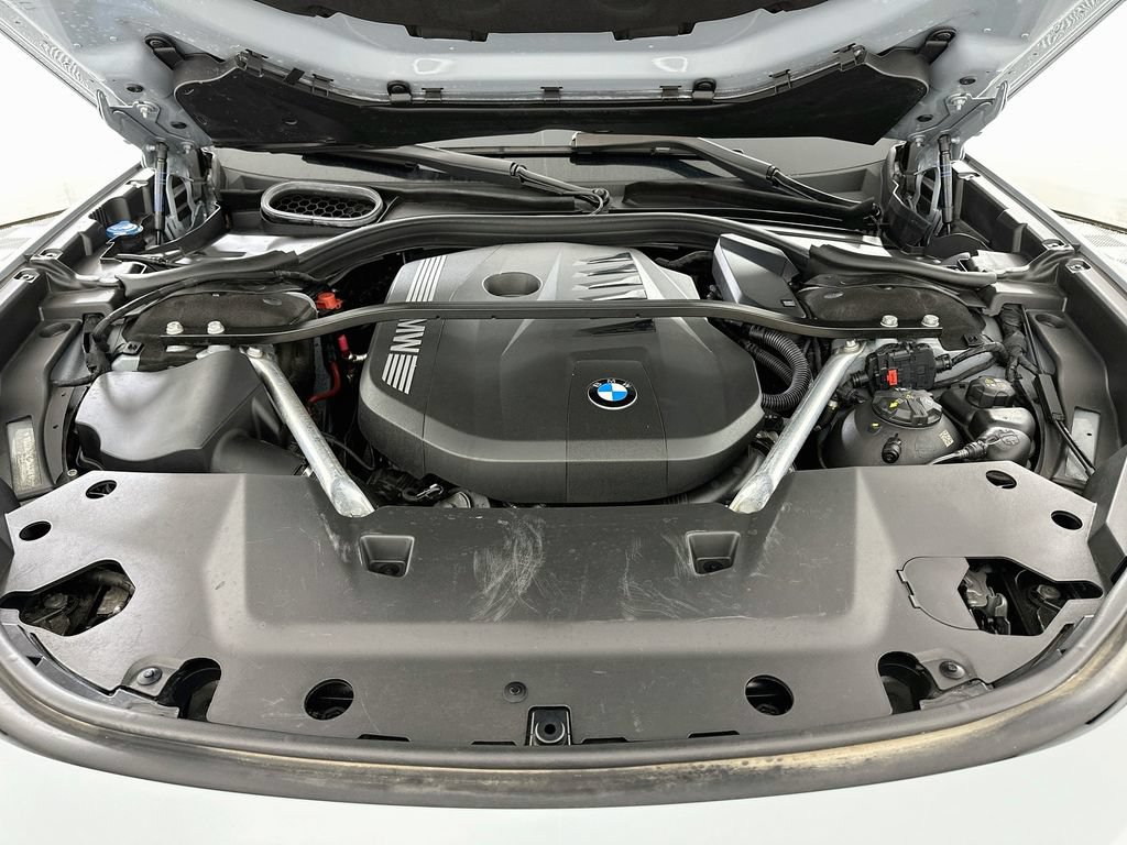 Used 2023 BMW 740i w/ Parking Assistance Package RWD image 31