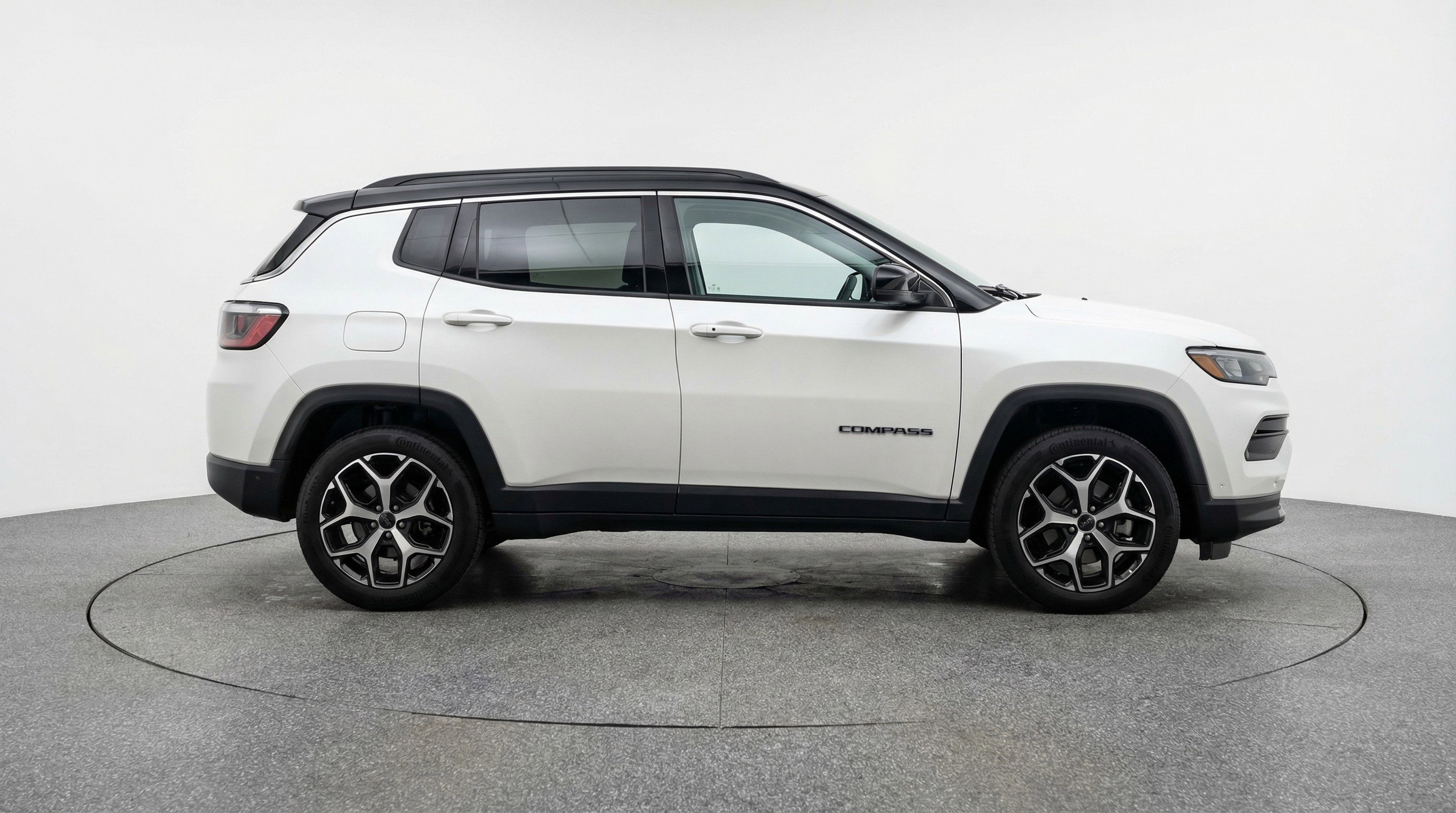Used 2025 Jeep Compass Limited AWD/4WD image 11