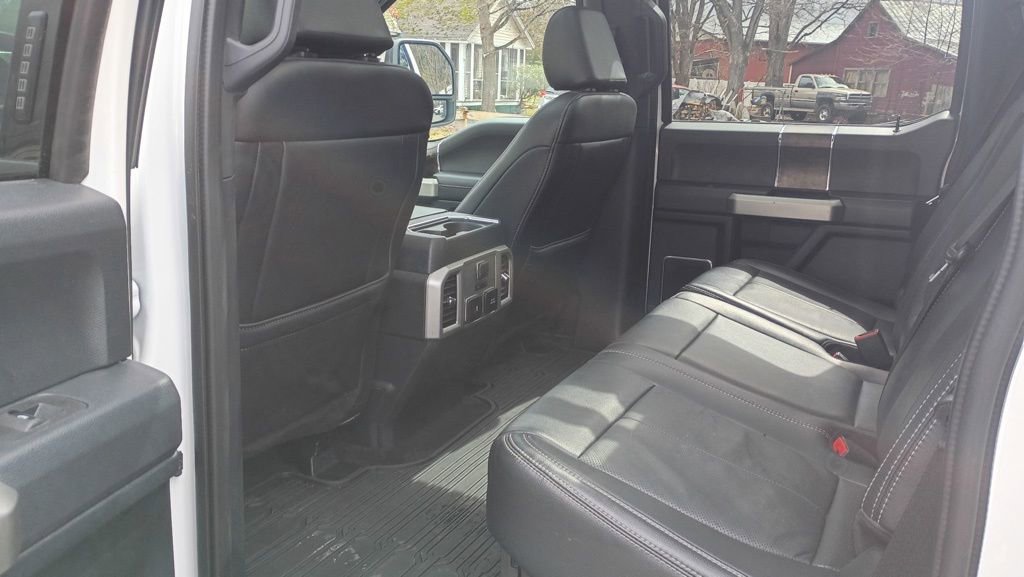 Used 2022 Ford F350 Lariat w/ Black Appearance Package image 15