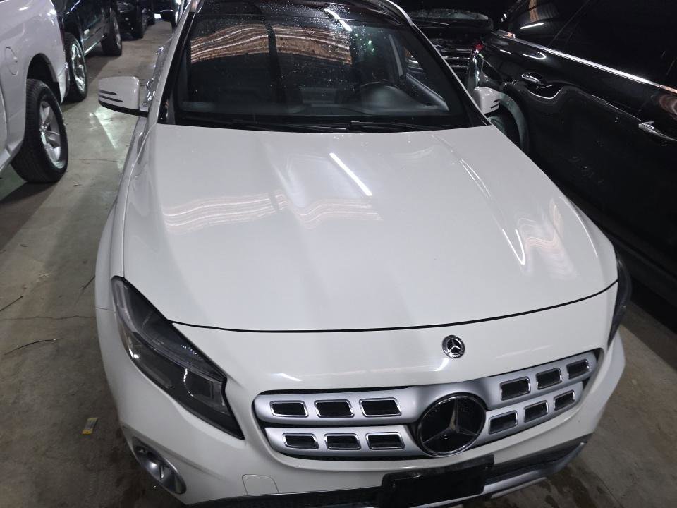 Used 2018 Mercedes-Benz GLA 250 4MATIC image 2