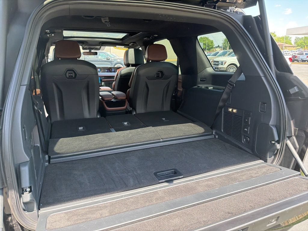 Used 2025 Lincoln Navigator Reserve AWD/4WD image 16