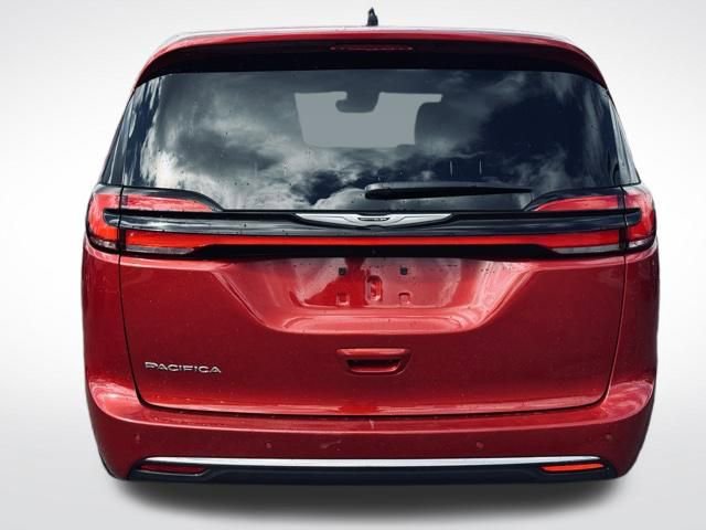Used 2025 Chrysler Pacifica Select FWD image 7