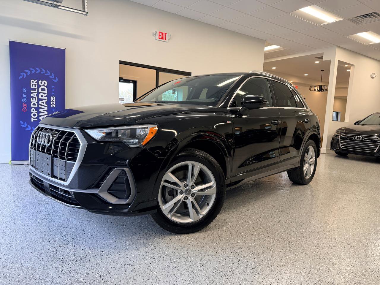 Used 2020 Audi Q3 2.0T Premium w/ Convenience Package image 2