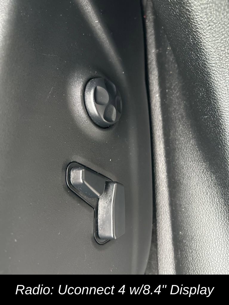 Used 2019 Jeep Cherokee Limited image 13