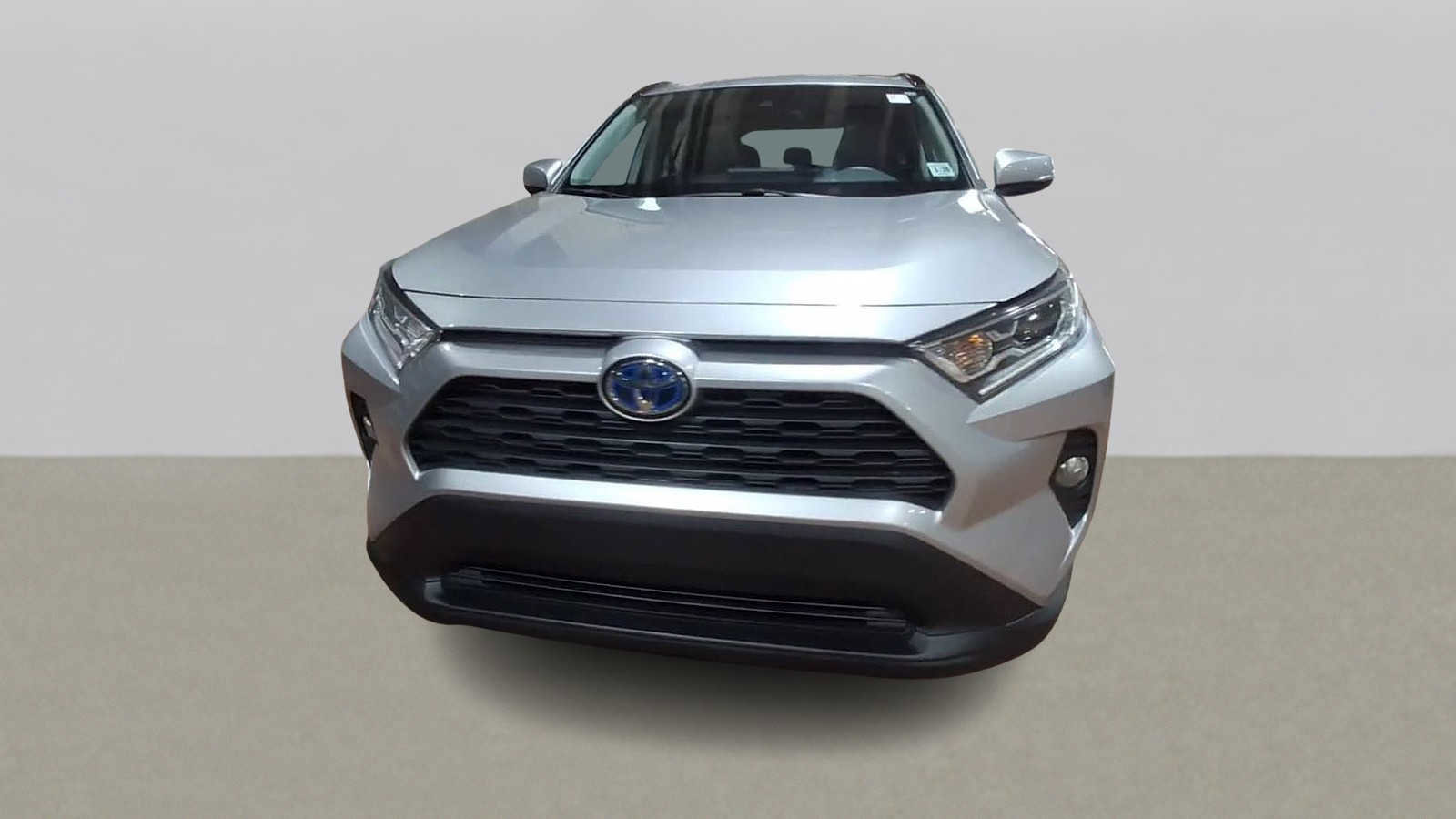 Used 2021 Toyota RAV4 XLE image 3