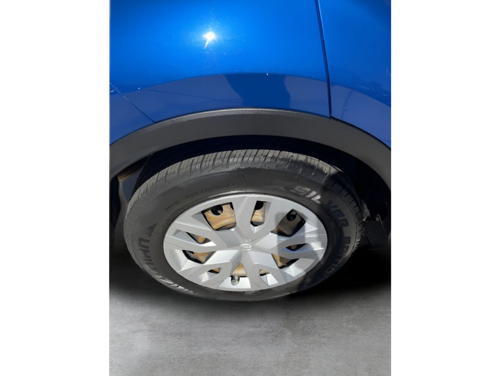 Used 2019 Toyota C-HR LE FWD image 7
