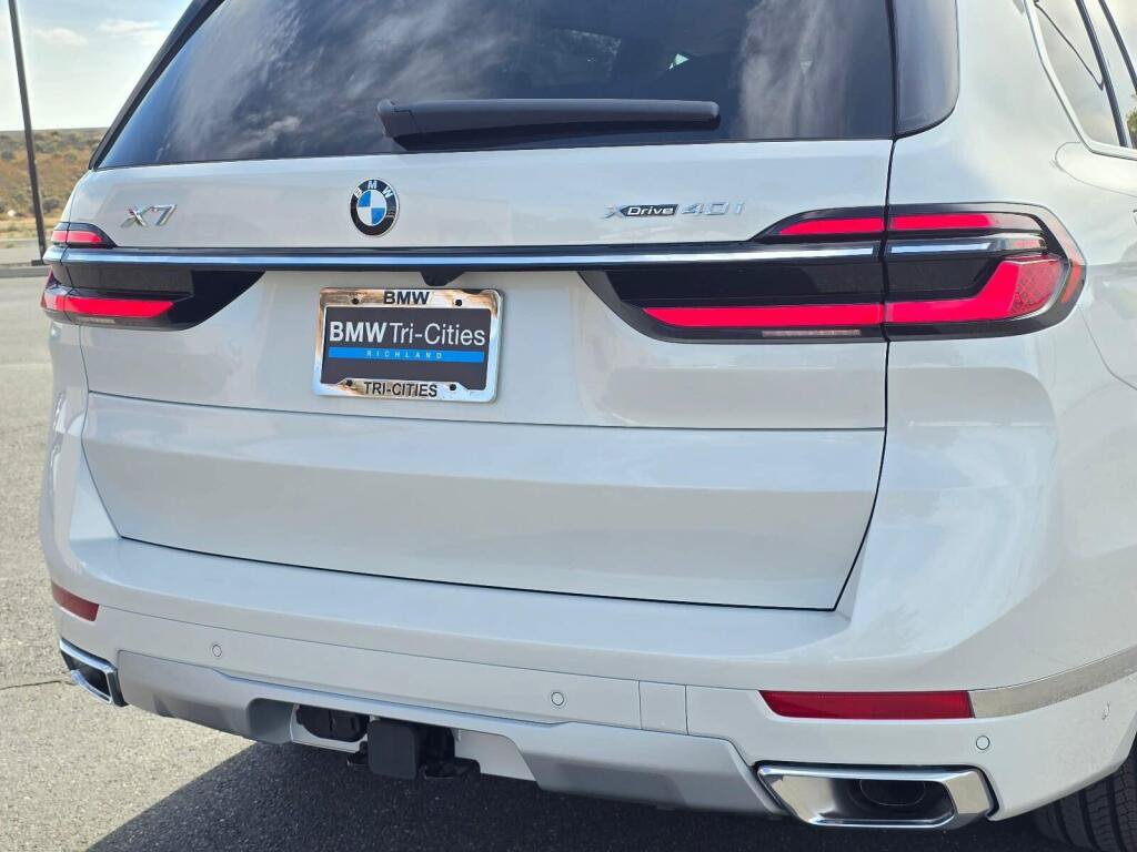 New 2027 BMW X7 xDrive40i AWD/4WD image 13