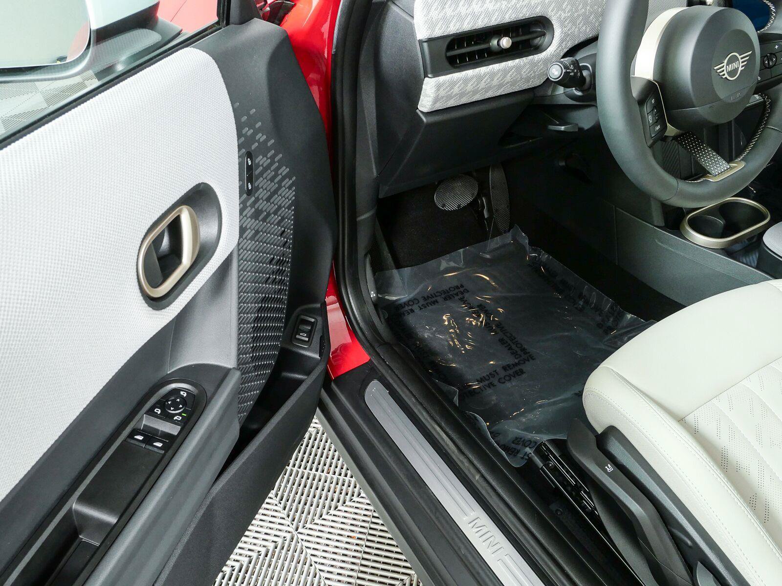 Used 2025 MINI Cooper S FWD image 7