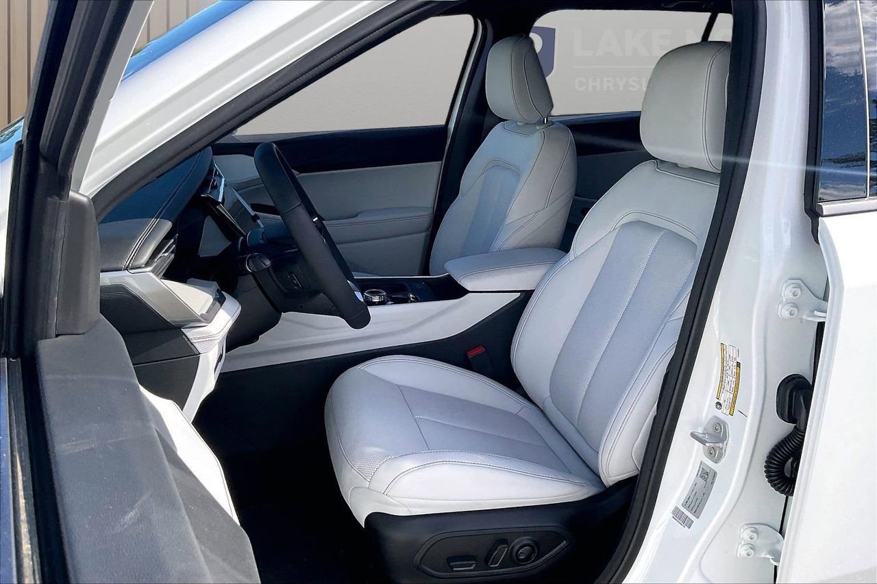 New 2026 Jeep Cherokee Limited image 19