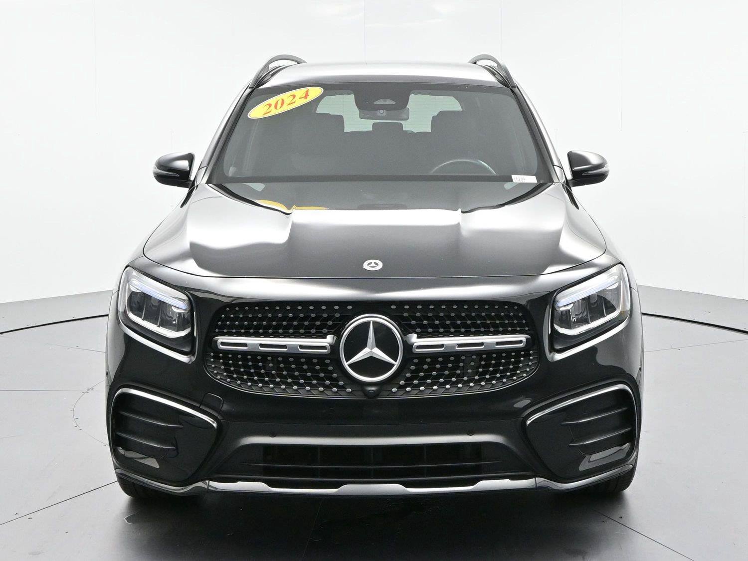 Used 2024 Mercedes-Benz GLB 250 image 2
