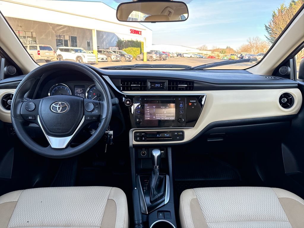 Used 2017 Toyota Corolla LE image 22
